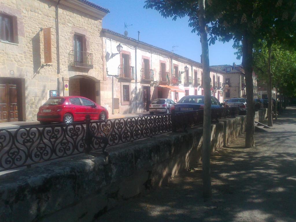 Apartamentos Alameda Siguenza Exterior photo